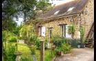 Deux maisons de charme, une grange, un étang sur 1,30 Hectares à la campagne